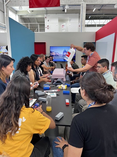 Una sesión del evento FabLab Mexico en Puebla