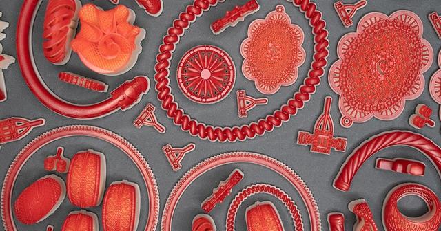 Con los patrones de vaciado VisiJet Wax Jewel Red puedes producir nuevos estilos de diseño de joyas y abrir posibilidades para impresión 3D de cera pura