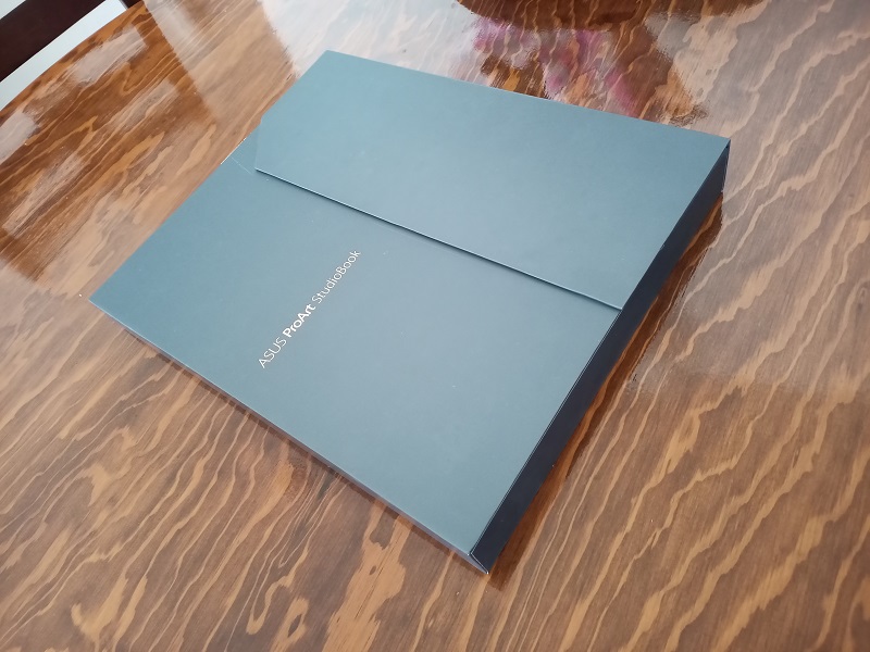 empaque de la Asus ProArt