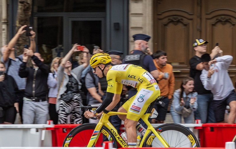 El ganador del Tour de Francia monta un asiento impreso 3D de tecnología Carbon El ganador del Tour de Francia monta un asiento impreso 3D de tecnología Carbon