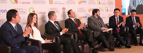 Presentes en el anuncio estuvieron el Dr. Eruviel Ávila Villegas (Gobernador del Estado de México), Félix Fuentes Villalobos (Secretario de Desarrollo Económico), Cesar Monge (Secretario de Salud del Estado de México), Eduardo Valiente (Comisionado de Seguridad del Estado), Dan Lejerskar (Presidente de EON Reality), Yann Froger (Gerente de EON Reality en Francia), y Anna Lejerskar (VP de Desarrollo de Negocios de EON Reality). Presentes en el anuncio estuvieron el Dr. Eruviel Ávila Villegas (Gobernador del Estado de México), Félix Fuentes Villalobos (Secretario de Desarrollo Económico), Cesar Monge (Secretario de Salud del Estado de México), Eduardo Valiente (Comisionado de Seguridad del Estado), Dan Lejerskar (Presidente de EON Reality), Yann Froger (Gerente de EON Reality en Francia), y Anna Lejerskar (VP de Desarrollo de Negocios de EON Reality).