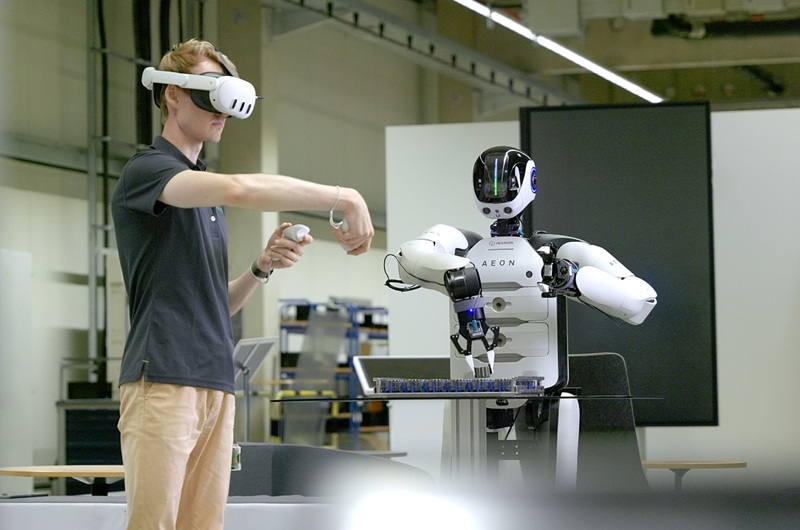 AEON robot humanoide industrial de Hexagon