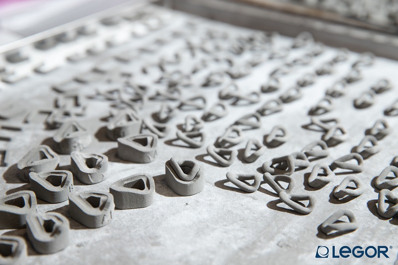 En esta colaboración con HP, Legor desarrolla oportunidades para que sus clientes aprovechen las ventajas de costo, calidad y productividad de las impresoras 3D HP Metal Jet En esta colaboración con HP, Legor desarrolla oportunidades para que sus clientes aprovechen las ventajas de costo, calidad y productividad de las impresoras 3D HP Metal Jet