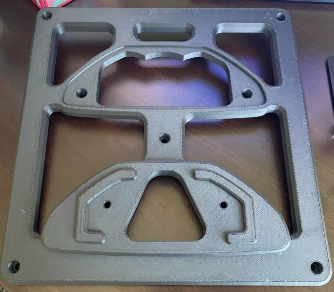 Un pallet impreso en 3D Un pallet impreso en 3D utilizada en la producción de iluminación de J.W. Speaker.