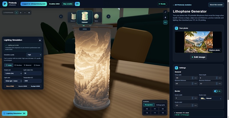 Vista previa digital de una litofanía cilíndrica con iluminación cálida, con el panel de simulación abierto y ajustes de intensidad y temperatura de color. Crédito: Printooly
