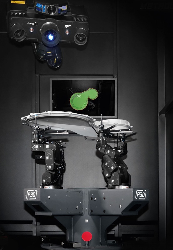 El sistema de visión integrado proyecta los contornos y la geometría de los componentes en la pantalla en tiempo real