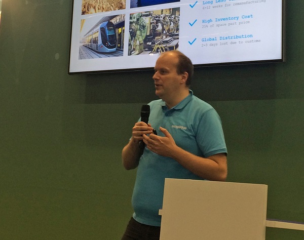 Dr. Max Siebert CEO de Replique