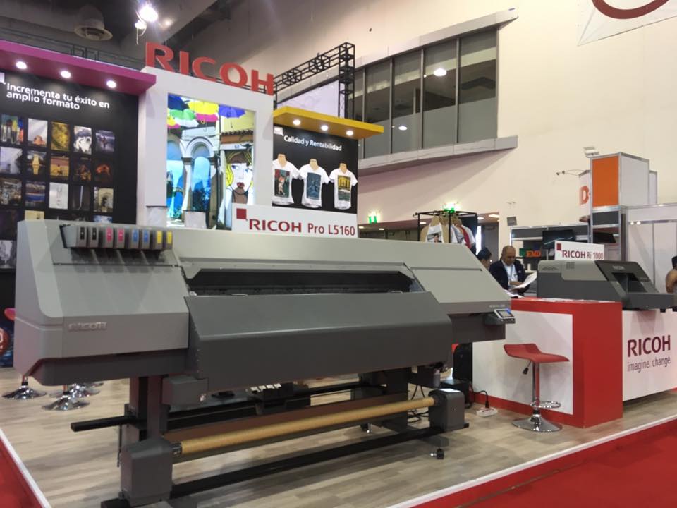 plotter RICOH Ri 1000 ofrece altas velocidades de impresión y diseños vibrantes