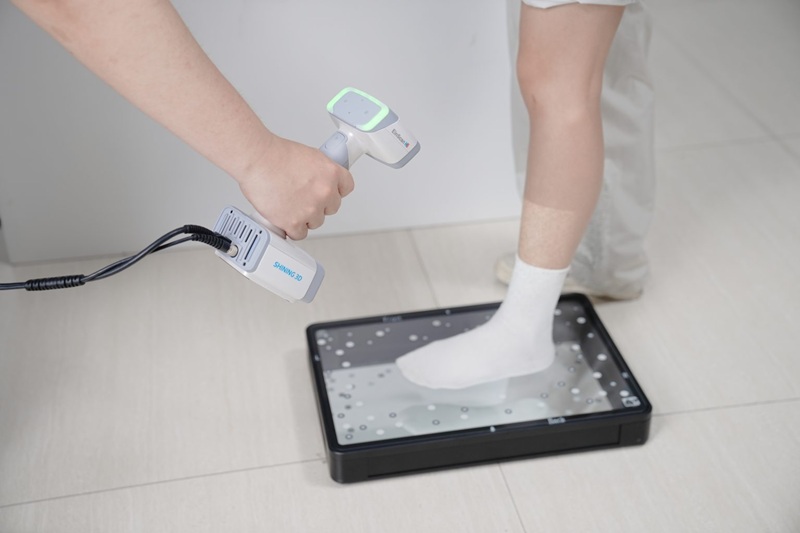 FootStation 2 simplifica el escaneo de pies