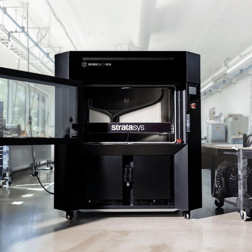 El sistema Stratasys F870 FDM, una plataforma de fabricación aditiva de gran formato diseñada para el sector industrial